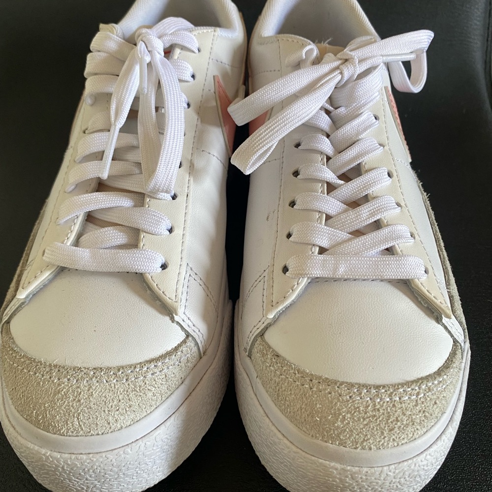 Woman’s Nike Blazers low Platform